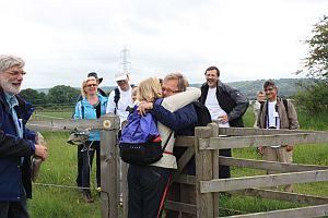 oscar kissing gate 300